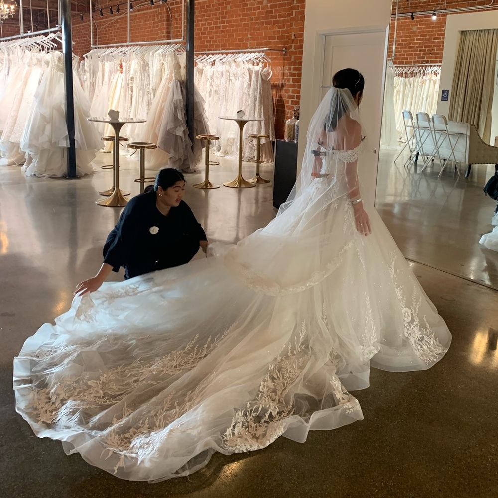 Mia Solano “Tara” sleeveless wedding dress - Picture 6 of 6